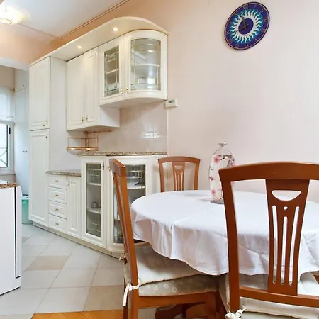 Apartman Ruzmarin *